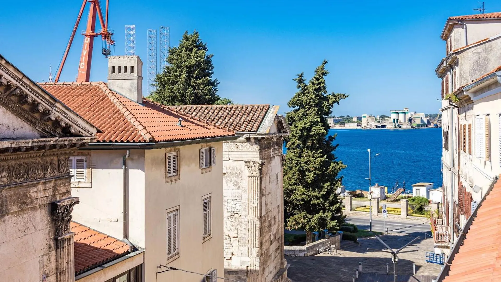 Capitolina Apartments - City Center Pula 0*,